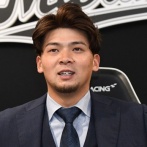 ロッテ・サブロー監督「率はもういい。とにかく強いスイングを」井上広大の育成プラン