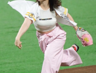 【画像】内田真礼さんってこんなでかかったんだｗｗｗｗｗｗｗｗｗｗｗ