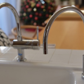 【クリンスイの最新アンダーシンク型浄水器A113】22年ぶりに浄水器交換！注文〜工事までの流れとレビュー（記事下にPR含）