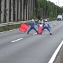 【動画】車を止めようと突然飛び出すネズミ取り警官に批判殺到！ 「事故の原因になる」「他に取り締まるべき人がいる」