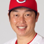 【悲報】新井貴浩さん、監督続投の経緯がまあまあ辛い