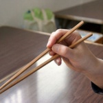 馬鹿「箸の持ち方はこう！！！」俺「アホか」