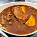 デリー上野店で牛脂溶け込む「牛バラ肉のカシミールカレー」