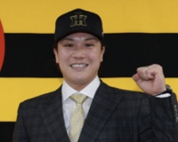伏見寅威 21打数1安打 打率.048、島本浩也 10試合 防御率1.68