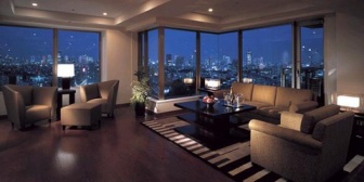 タワーマンションのラウンジで同級生にばったり、私を見ると「はぁ～？なんでオマエがここにいんの？」ここに住んでいる事を伝えると…