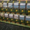 某ガチャガチャショップの店員さん、「不人気キャラが7連続で出ておかしい」と客に言われ一緒に中身をチェック → ヤバすぎる物を見つけて絶句・・・