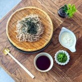 おうちでざるそば（とろろ付き）と、今日のおべんとう