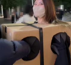 渋谷路上で胸触らせる動画で書類送検されたのは誰か特定？正体はAV女優だった？箱の中身さーちゃんとは何者か名前・年齢・経歴学歴・家族構成や素顔、男性スタッフ2人は誰か徹底まとめ