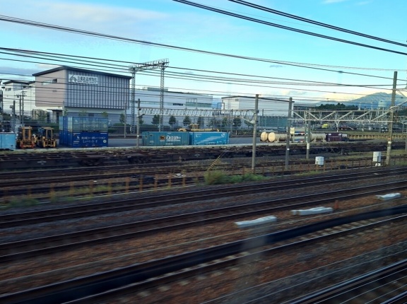 西の鉄道の様子を見に…