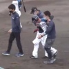 【悲報】日ハム宮田、第1打席で左膝に死球を受け負傷交代…【フェニックスリーグ日ハムvs中日】