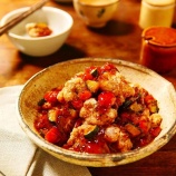 『にんべん「だしとスパイスの魔法」「イタリアンソテー」でご褒美ごはん★片栗粉でとろみづけ！シンプルな鶏のからあげのピリ辛でハーブ香る♪彩り野菜あんかけ【レシピ 1724】【レシピ�』の画像