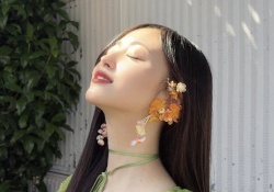 【画像】井上和さん、お腹がプニっとなってしまう