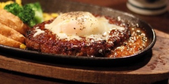 ランチで友人が私に「ハンバーグの上の卵、ちょうだい？」→私が拒んでいたら、ハンバーグを頼んだ別の友人が卵をそいつに丸々やり「心狭い」と私を非難