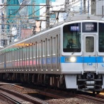 小田急が今後8両の列車を増やす可能性を考える