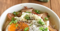 甘辛味でご飯がすすむ！切り落としベーコンの甘辛卵めし