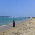 20250710宮地浜（福津市）にて深呼吸ストレッチ！霞立つのは鹿児島県新燃岳噴火によるものという・・・・