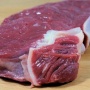 【衝撃動画】ある男性が「◯ぬまで生肉を毎日食べ続けるチャレンジ」　→　80日後、まさかの衝撃的すぎる変化が…