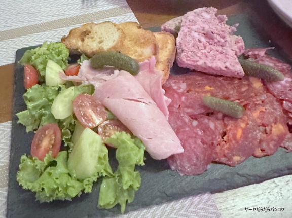 【Nothing Toulouse】　at　Sukhumvit Soi44/2 ～プラカノン駅近！お財布に優しいカジュアルビストロ～