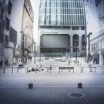 【画像】トー横ギャル、タバコに夢中でスカートがずり落ちるｗｗｗｗｗｗｗｗｗｗｗ