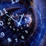 タイムマシンで何度過去に戻っても現在は変えられない←これっておかしくね？