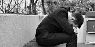 昇進試験に落ちて、すごくショックを受けてる…