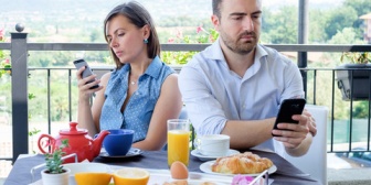 最近ずっと妻とは険悪で、一時は良くなったと思ったが、またすぐに怒って冷戦状態。雰囲気が悪くて家では顔を合わせたくない