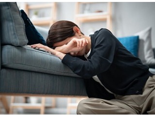 働く母が増えても、やっぱり生活苦