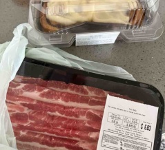 【ダイエットご飯日記】ホールフーズのシナモンロール・アイスは低カロリー（だと思いたい）