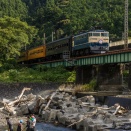 家山橋梁を渡るブルトレさくら