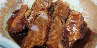 【ちょっと気に障った】美味しくて有名な味噌カツ屋に開店前からちょっと行列が出来てて並んでた。→しばらくして…