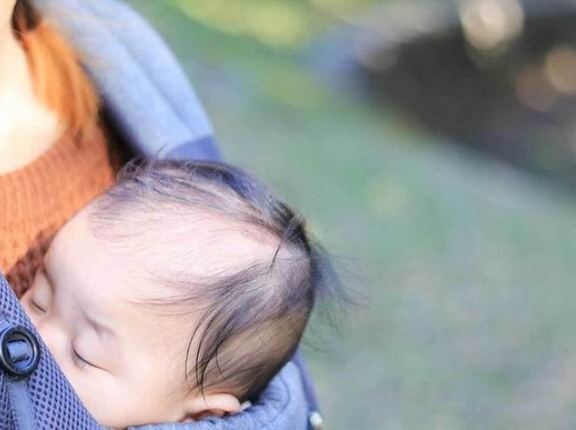 【SNS】「赤ちゃんがかわいそう」生後4か月で2000メートル登山が炎上　“子連れ登山”経験者の医師が教えるリスクとは