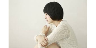 昔から持病があり経過が良くないため仕事を辞め、実家にて自宅療養中。同年代の友達が結婚したり、仕事に打ち込んでいるのを見ると羨ましくなってしまう…