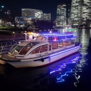 船から見た横浜港の夜景