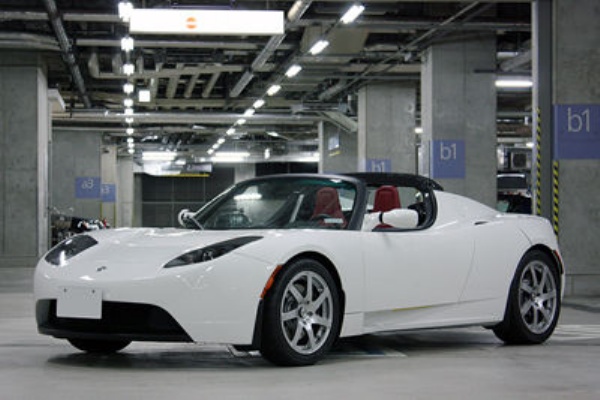 話題の高性能ev 電気自動車 テスラ ロードスター がヤフオクに登場 次のクルマ なに買おうかなあ 話題の高性能ev 電気自動車 テスラ ロードスター がヤフオクに登場 次のクルマ なに買おうかなあ