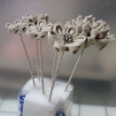 たのしいつまみ細工　77号　リネンのコサージュ③