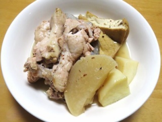 鶏手羽とじゃがいもの煮物