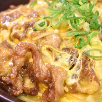 食べやすい厚さ♪薄揚げ豚唐丼