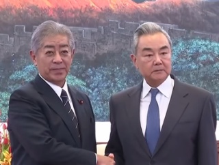 中国の王毅外相「日本が正しい選択をし、合格点の答案を提出できるように期待する」
