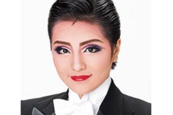 宝塚 星組 バウお稽古集合日の退団者のお知らせ 花の道でホットにまったりと