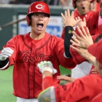 カープ坂倉〝劇的〟逆転3ラン！平川ノーノー阻止打！玉村5回1失点！抑え捕手坂倉×中崎締めで大逆転勝利！【広島3-2巨人/試合結果】