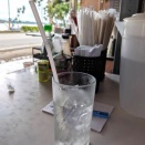 タイのクイティアオ屋さんでは、以前よりもビニールのごみは増えている。