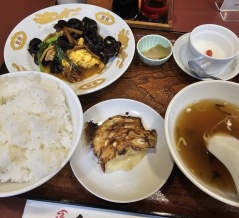 ラーメン、改め蕎麦、改め日替わり定食。　《金竜》