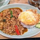 ＪＲ赤羽駅ナカ「タイ料理研究所」で「麻辣ガパオ」（※ガパオの辛シビ）