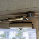 ドアクローザー取替工事