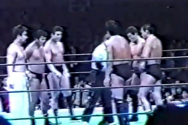 燃えろ！新日本プロレス　22　DVD 藤波辰巳 前田日明 藤原喜明 高田伸彦 Amazon.co.jp: DVD「燃えろ！新日本プロレス vol.22 新日本vsUWF