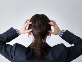 人は「怒り」を感じると信頼性の低い情報源からのニュースを拡散しやすくなる