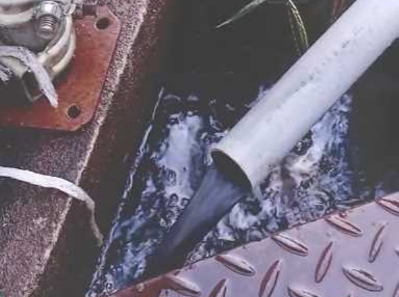 ガソリンスタンドの解体工事中にタンク爆発 →作業員ら、ガソリンなど4万リットル以上をとんでもない処理をしていたと発覚し逮捕