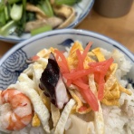 MUSIC MAKES US HAPPY!