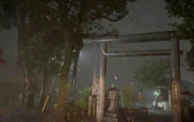 『『五山の送り火・豪雨襲来 決して消さない京都人の心意気』』の画像