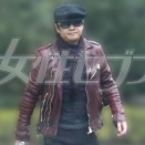 性暴力認定から1年…中居正広、ふっくら顔で外出、ダンサー恋人と買い物デート報道